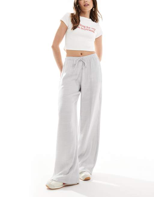 Stradivarius – Schlupfhose in hellgrauer Leinenoptik mit Knitterstruktur