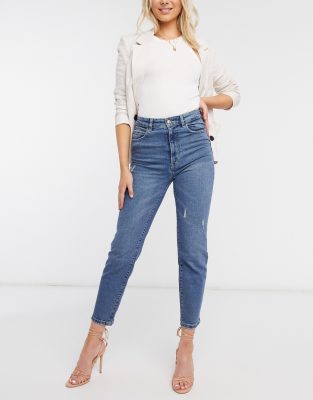 Stradivarius - Schmal geschnittene Mom-Jeans aus Baumwolle in Mittelblau mit Stretchanteil - MBLUE