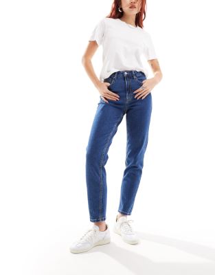 Stradivarius - Schmal geschnittene Mom-Jeans in Indigoblau mit Stretch-Anteil