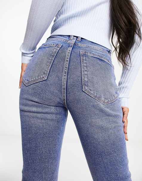 Stradivarius – Schmal geschnittene Mom-Jeans mit Stretchanteil in authentischem Blau - view 1