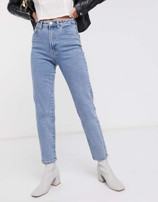 Stradivarius – Schmal geschnittene Mom-Jeans mit Stretchanteil in verwaschenem Blau, 4 von 4