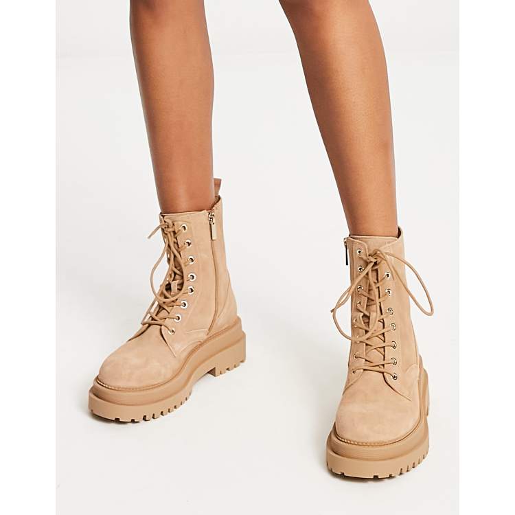 Stradivarius – Schnürstiefel aus Wildleder in Beige ASOS