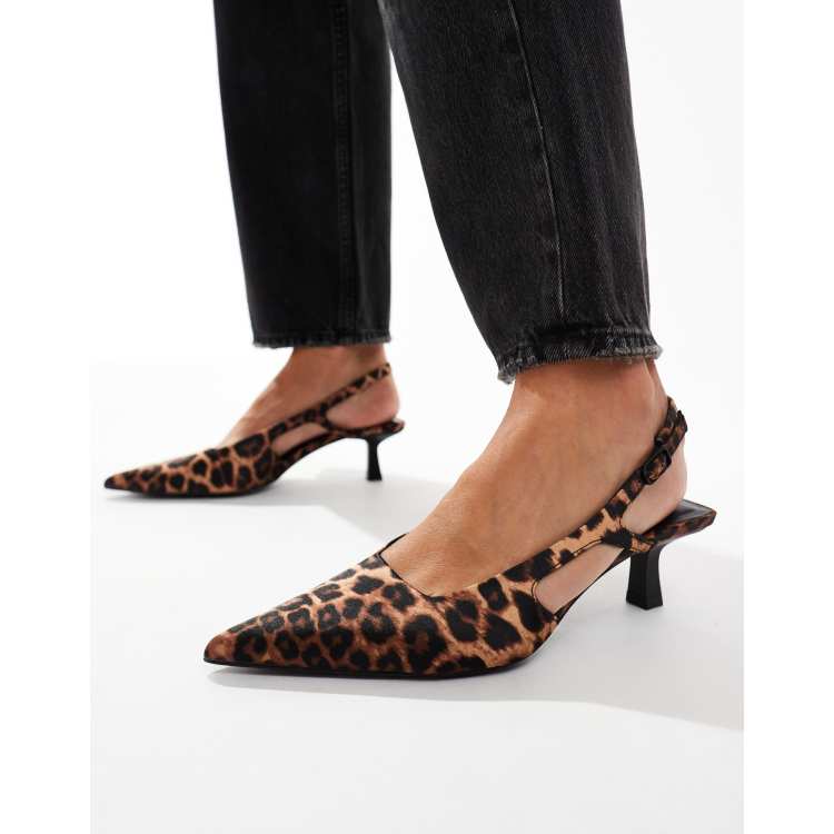 Stradivarius Schuhe mit Leopardenmuster Fersenriemen und Kitten Heel Absatz ASOS