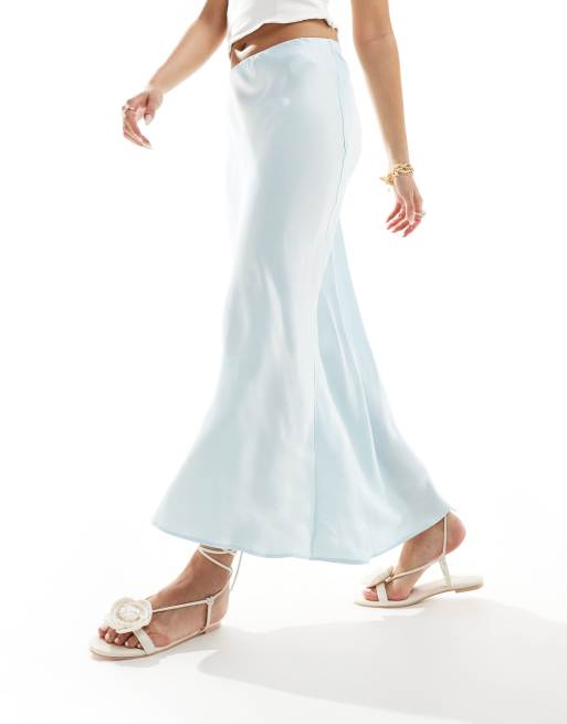 Stradivarius - Schuingesneden satijnen midi rok in blauw