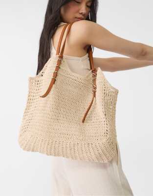 Stradivarius - Schultertasche aus Häkelstrick in Ecru-Weiß