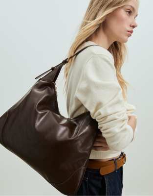 Stradivarius - Schultertasche aus Kunstleder in Braun-Brown