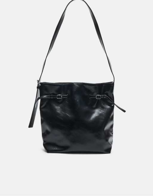 Stradivarius – Schultertasche in Schwarz mit Schnallendetail