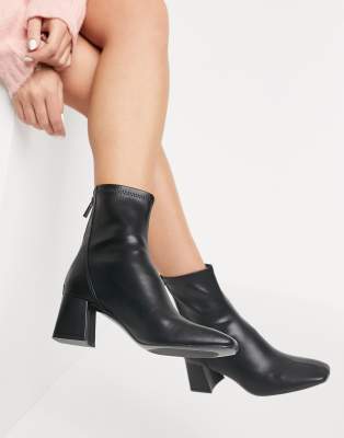 Stradivarius – Schwarze Stiefel mit mittelhohem Absatz