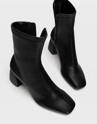 stradivarius mid heel boots in black