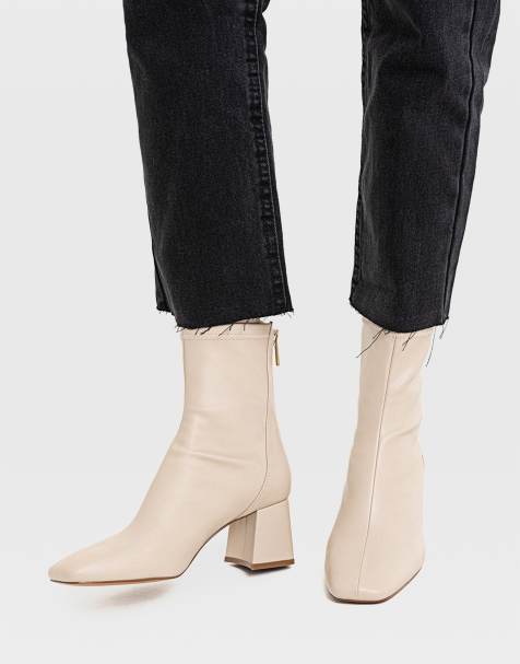 beige boots stradivarius