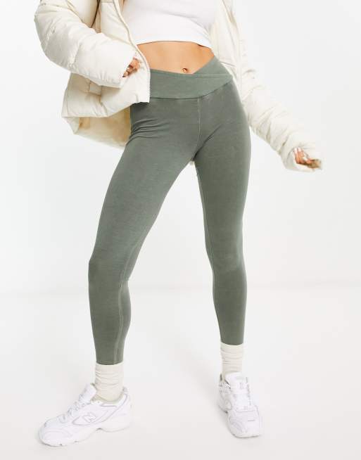 Consistency Seamless ¾ Length Leggings With Shaping Detail In Washed Khaki