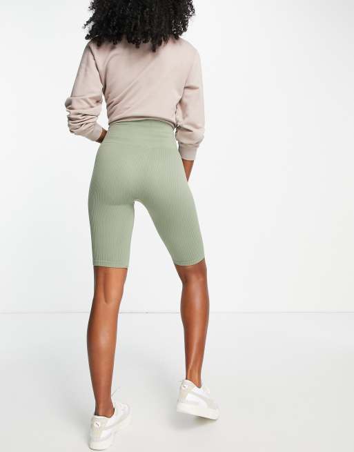 Stradivarius seamless ribbed legging short in sage, 2 of 4
