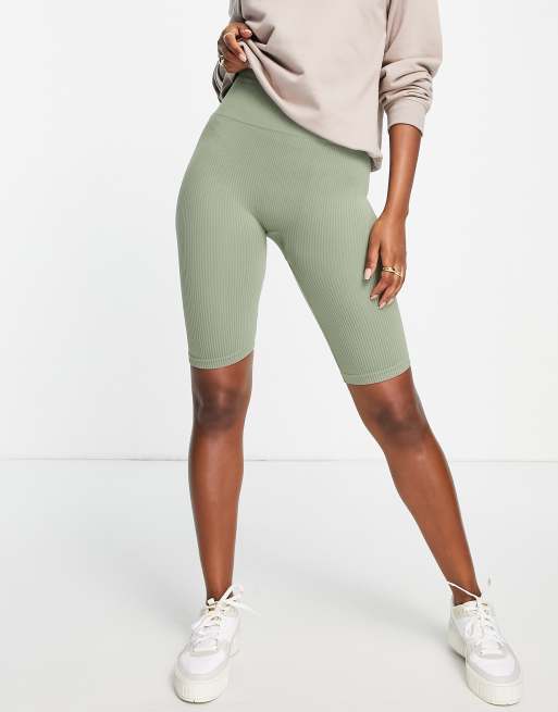 Stradivarius seamless ribbed legging short in sage, 3 of 4