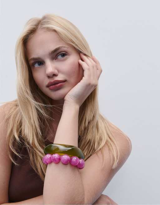 Stradivarius - Set con 2 bracciali con perline fucsia a contrasto