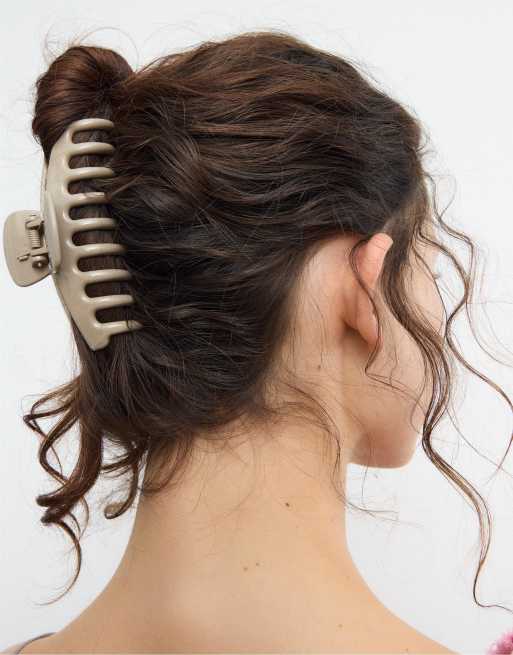Stradivarius - Set da 2 fermagli grandi per capelli morbidi al tatto rosa fluo, 2 di 4