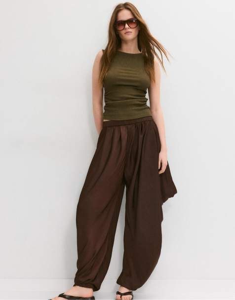 Stradivarius – Set in Khaki mit Knittereffekt - view 1