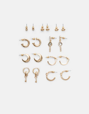 Stradivarius - Set mit 9 Paar glänzenden Ohrringen in Gold-Optik-Gelb