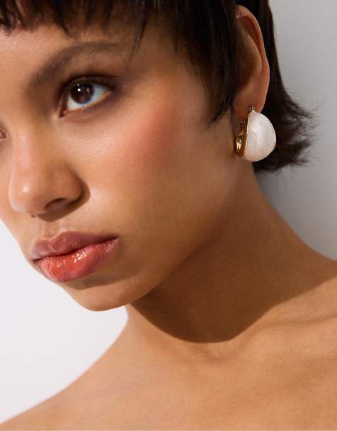 Stradivarius Set of 2 enamelled seashell earrings in gold - view 1