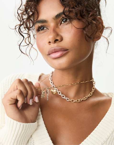 Stradivarius Set of 2 mixed charm necklaces in gold - view 1