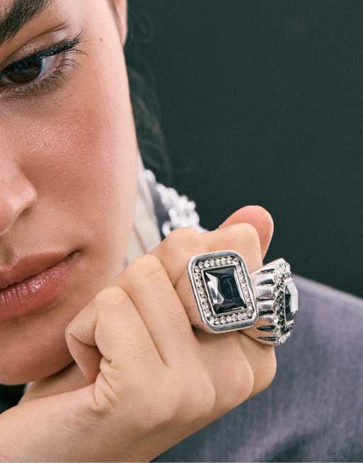 Stradivarius Set of 2 rhinestone rings in grey, 3 of 4