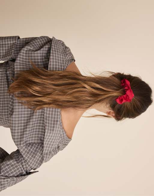 Stradivarius Set of 3 satin scrunchies in olive green, 2 of 4