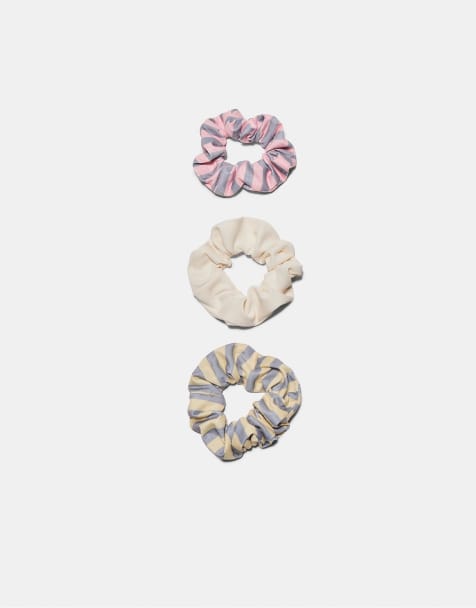 Stradivarius Set of 3 scrunchies in pastel yellow - view 1
