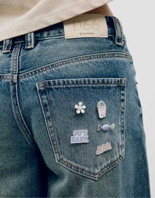  Set of 5 contrast ‘90s badges 