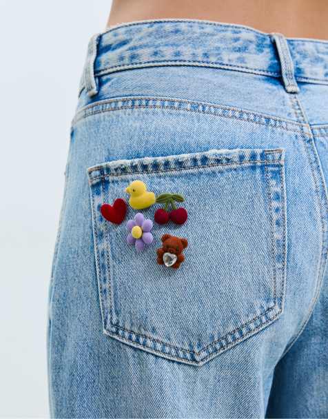 Stradivarius Set of 5 contrast bear badges in red - view 1