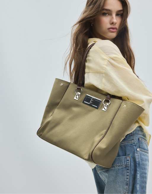 Stradivarius Shopper-Tasche mit Metallverschluss in Khaki, 2 von 4