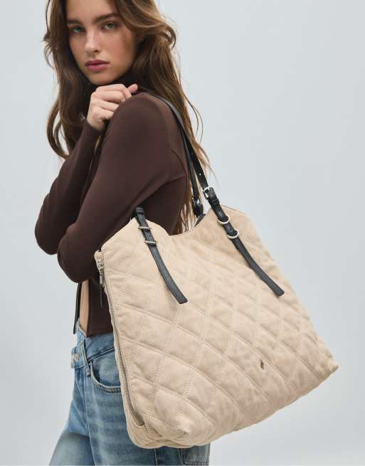 Stradivarius Shopper-Tasche mit Schulterriemen aus Kunstvelours in Ecru, 2 von 4