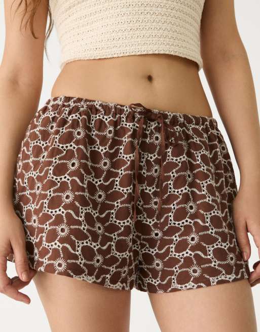 Stradivarius Short à broderies contrastantes Marron ASOS