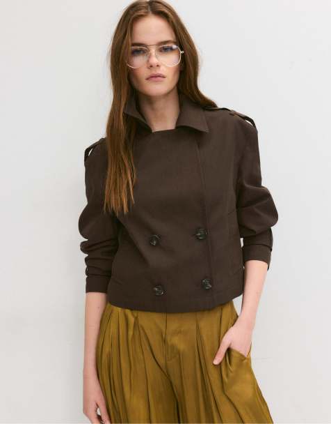 Stradivarius Short double-breasted trench coat in brown - view 1