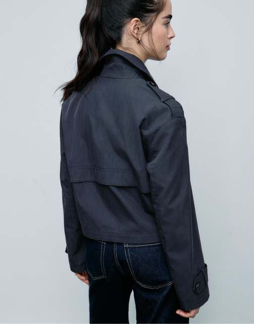 Stradivarius Short double-breasted trench coat in navy blue, 4 of 4