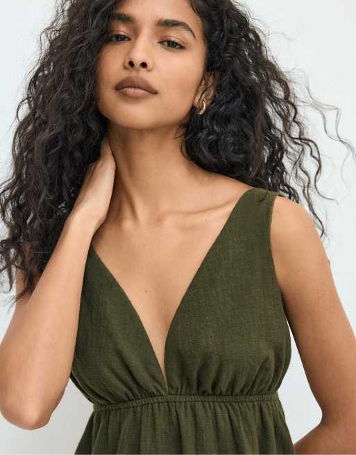Stradivarius Short dress with v-neck in khaki, 4 of 4