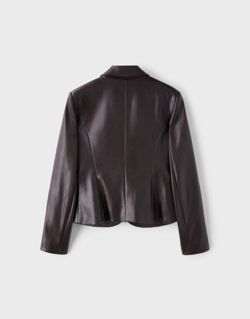 Stradivarius Short fitted leather effect blazer in brown, 7 of 7
