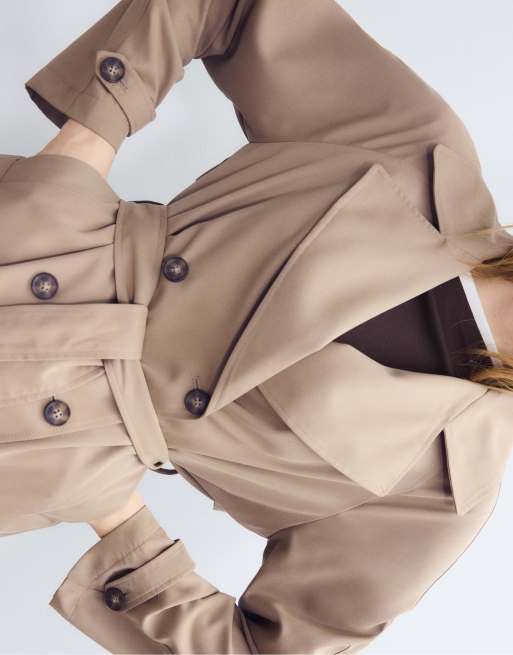 Stradivarius Short flowing trench coat with belt in khaki, 4 of 7