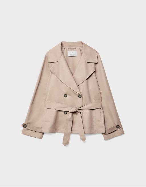 Stradivarius Short flowing trench coat with belt in khaki, 6 of 7