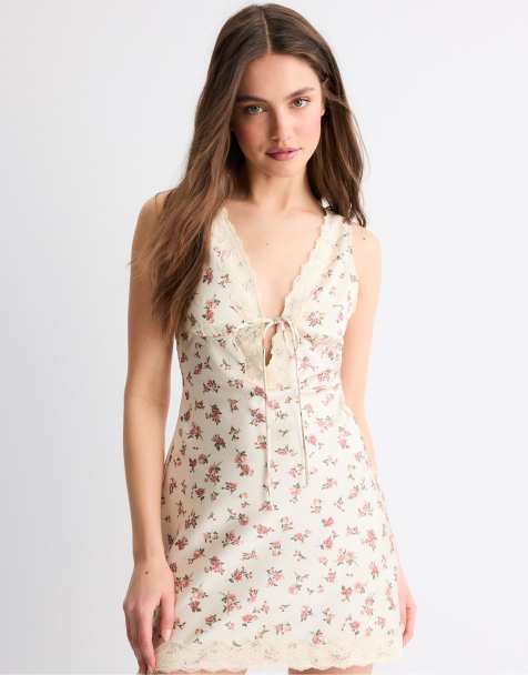 Stradivarius Short sateen lace dress in ecru - view 1