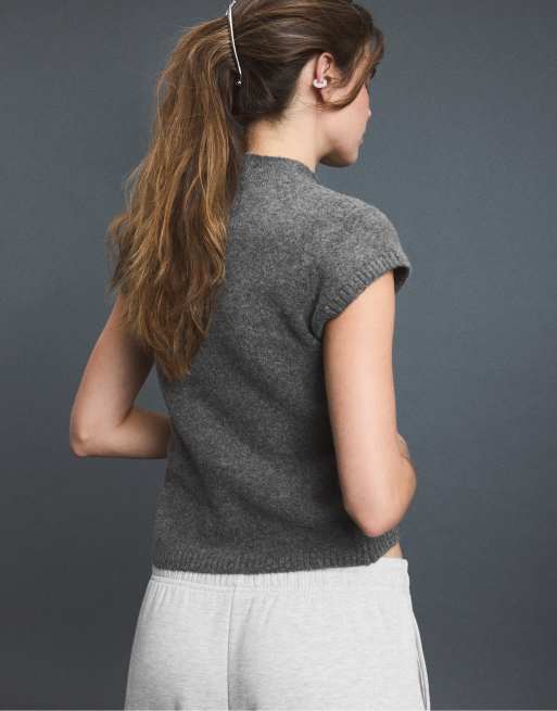 Stradivarius Short-sleeve stand-collar knit jumper in dark grey, 3 of 7