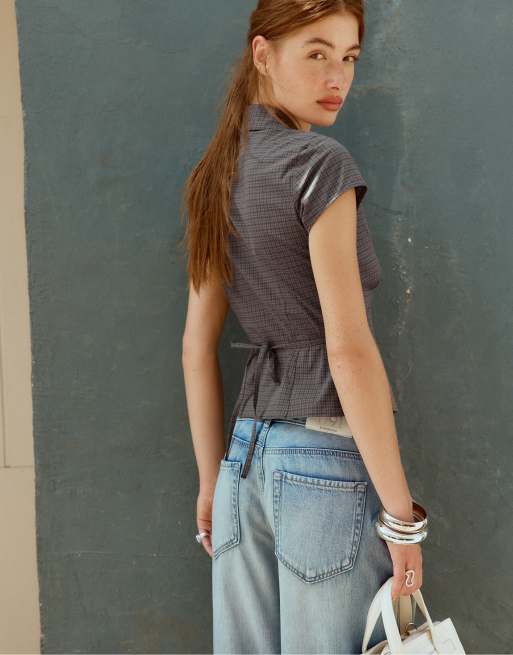 Stradivarius Short sleeve under-bust seam shirt in dark grey, 3 of 7