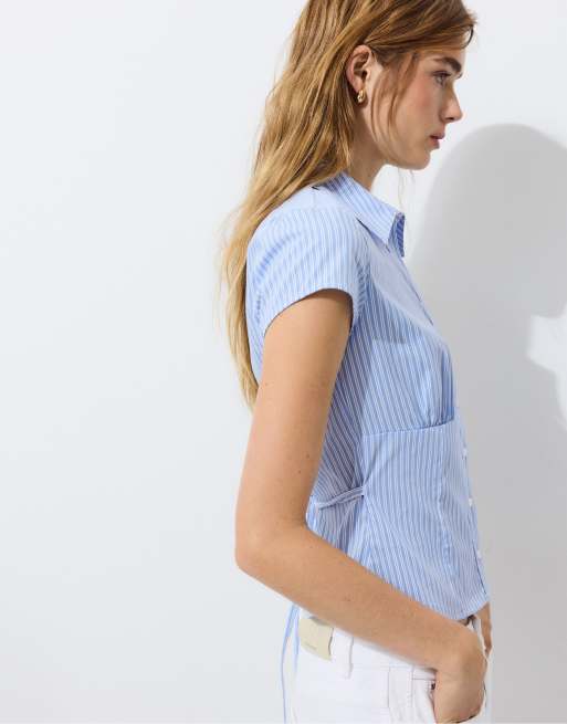 Stradivarius Short sleeve under-bust shirt in sky blue, 2 of 7