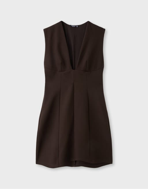 Stradivarius Short v-neck dress in brown, 6 of 7