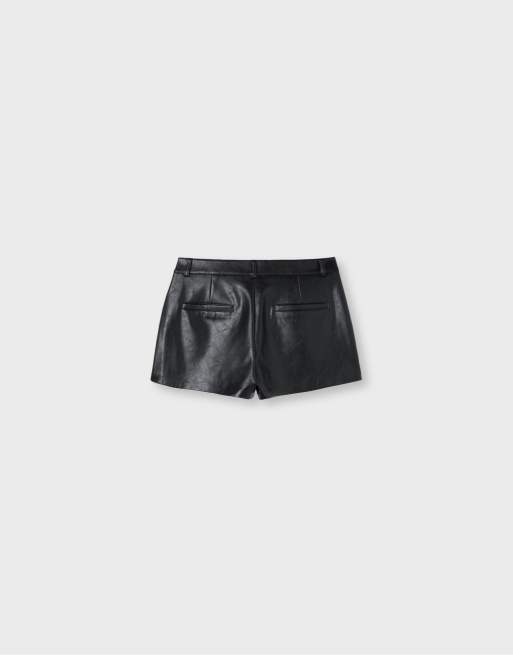 Stradivarius shorts i läderimitation i svart, 7 av 7