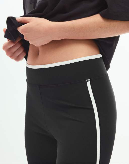 Stradivarius Side-stripe capri leggings in black, 4 of 7