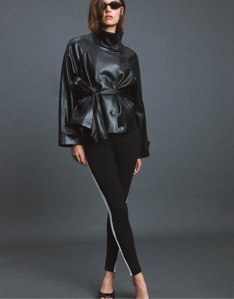 Stradivarius Side-stripe leggings in black - view 1