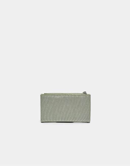 Stradivarius skinnende basic pung med lynlås i khaki, 3 af 4