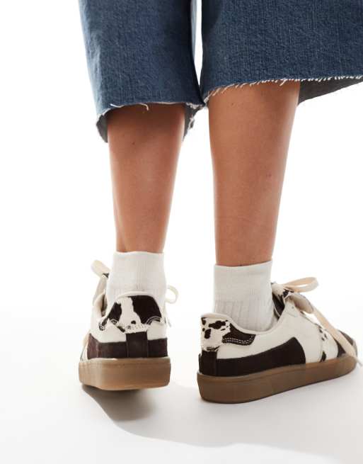 Stradivarius – Skórzane buty sportowe we wzór w krowie łaty, 3 z 5