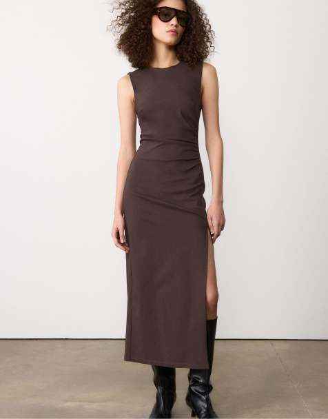 Stradivarius Sleeveless bengaline midi dress in brown