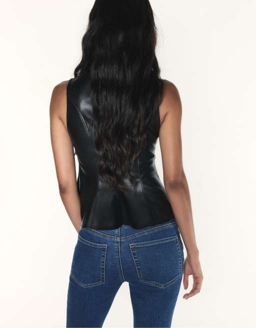 Stradivarius Sleeveless leather-effect peplum top in black, 3 of 7