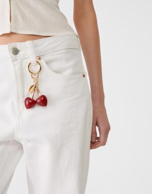 HOTUT Kersen Sleutelhanger - Metaal en Hars Tassencharm en Portemonnee Bedel - Sierlijke Kersen Accessoire voor Tas, Rugzak of Autosleutels - Cadeau voor Dames, Vriendin, Vrouw
